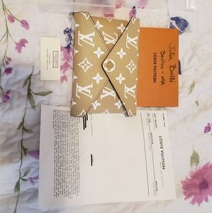 SOLDLouis Vuitton Medium kirigami giant collection